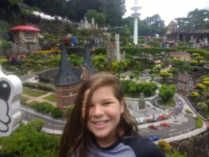 NINA NO MINI MUNDO EM GRAMADO