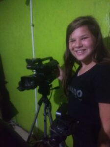 NINA NO ESTÚDIO DA PRIMEIRA TV DIGITAL DE GRAMADO
